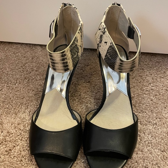 Michael Kors 3” high heels (size 9M) - Picture 1 of 4